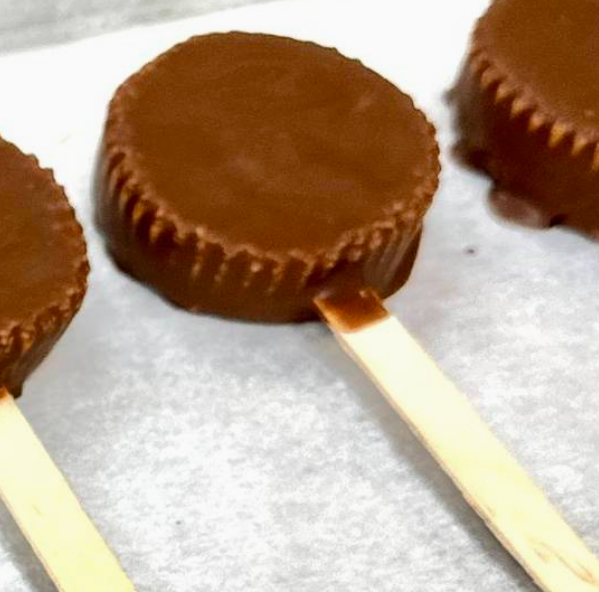 Raspberry Cheesecake Pop